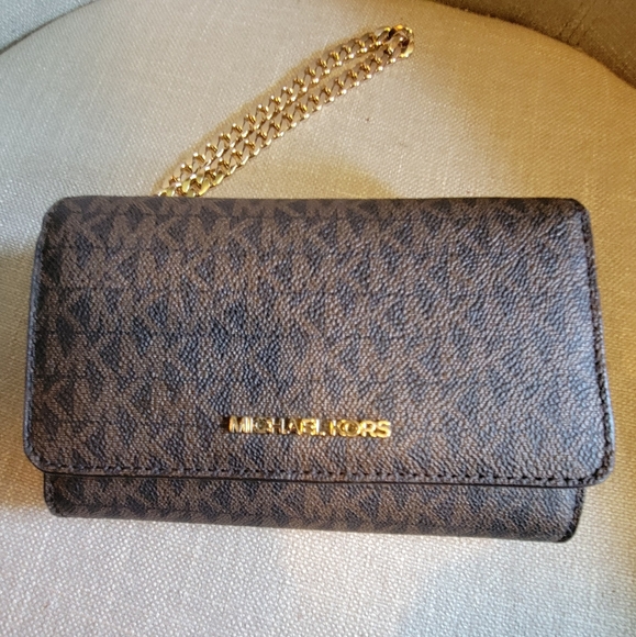 Michael Kors Wristlet - Picture 1 of 5